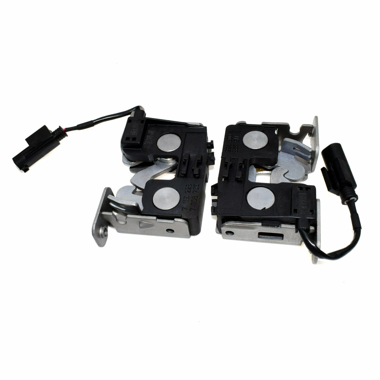 One-piece front lower cover latch for BMW E83 E84 E60 E63 E64 E90 E92 E93 E82 E88