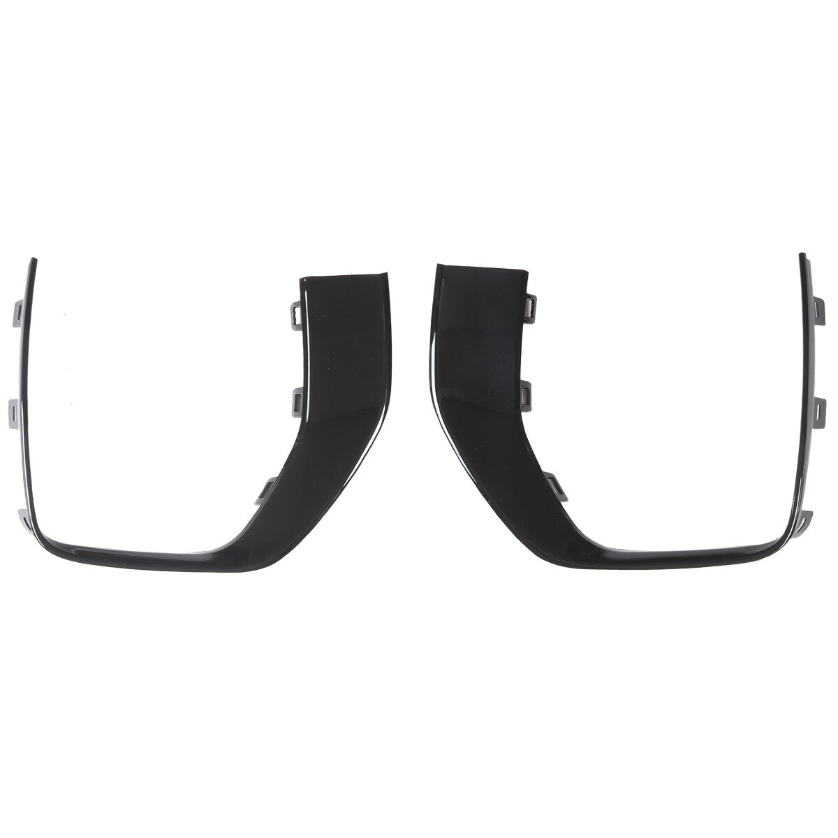 A pair of black-framed trim pieces adorn the front side grilles of the for Range Rover Evoque (2016-17).
