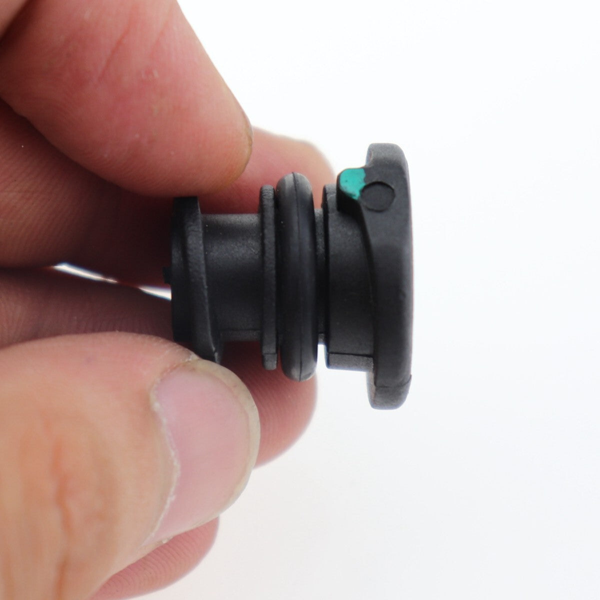 new 1-pack of plastic drain plugs for 2015-2018 for Volkswagen for Golf GTI, 06L103801