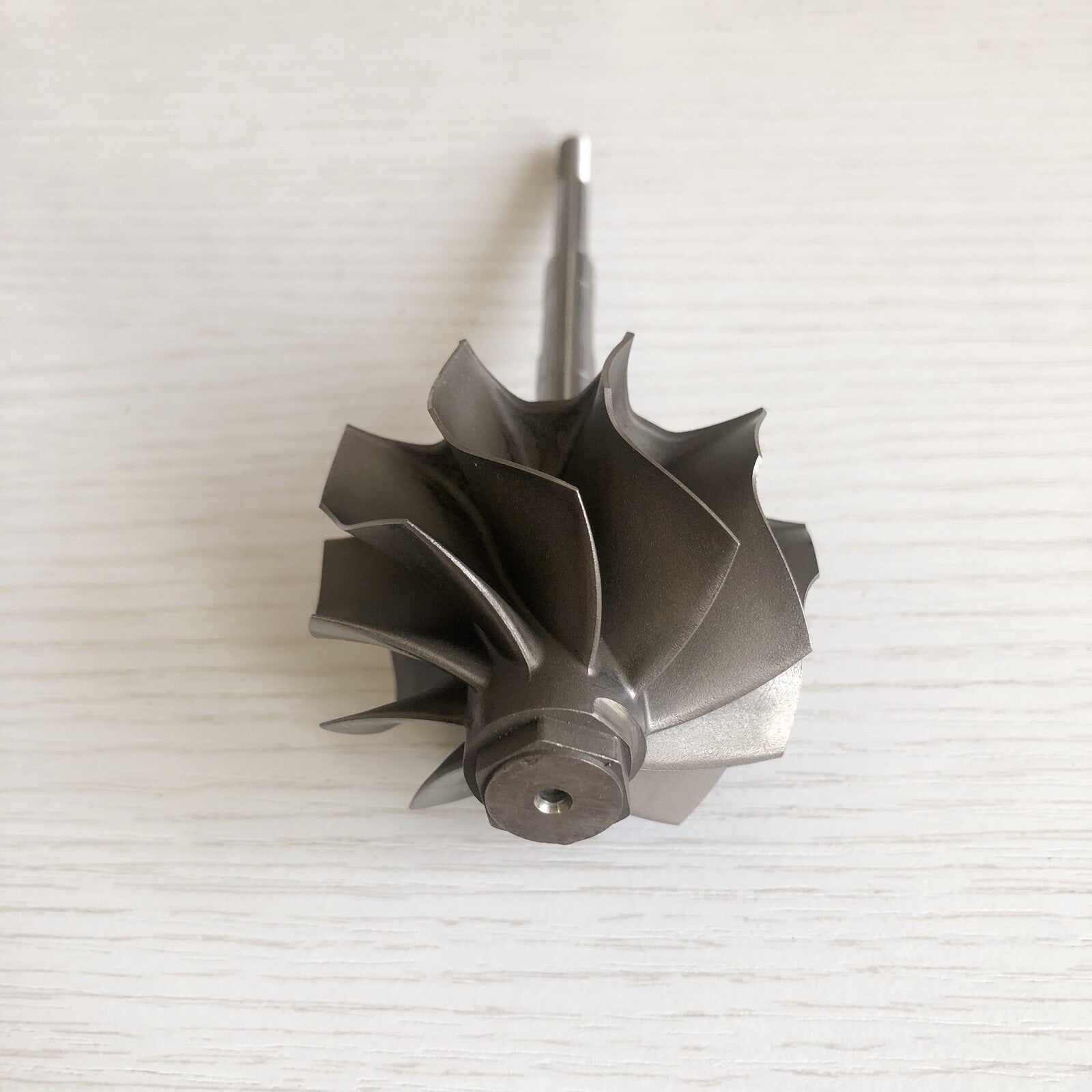 GT2835R 51.80/56.55 mm 10-blade ball bearing turbine shaft/turbine wheel
