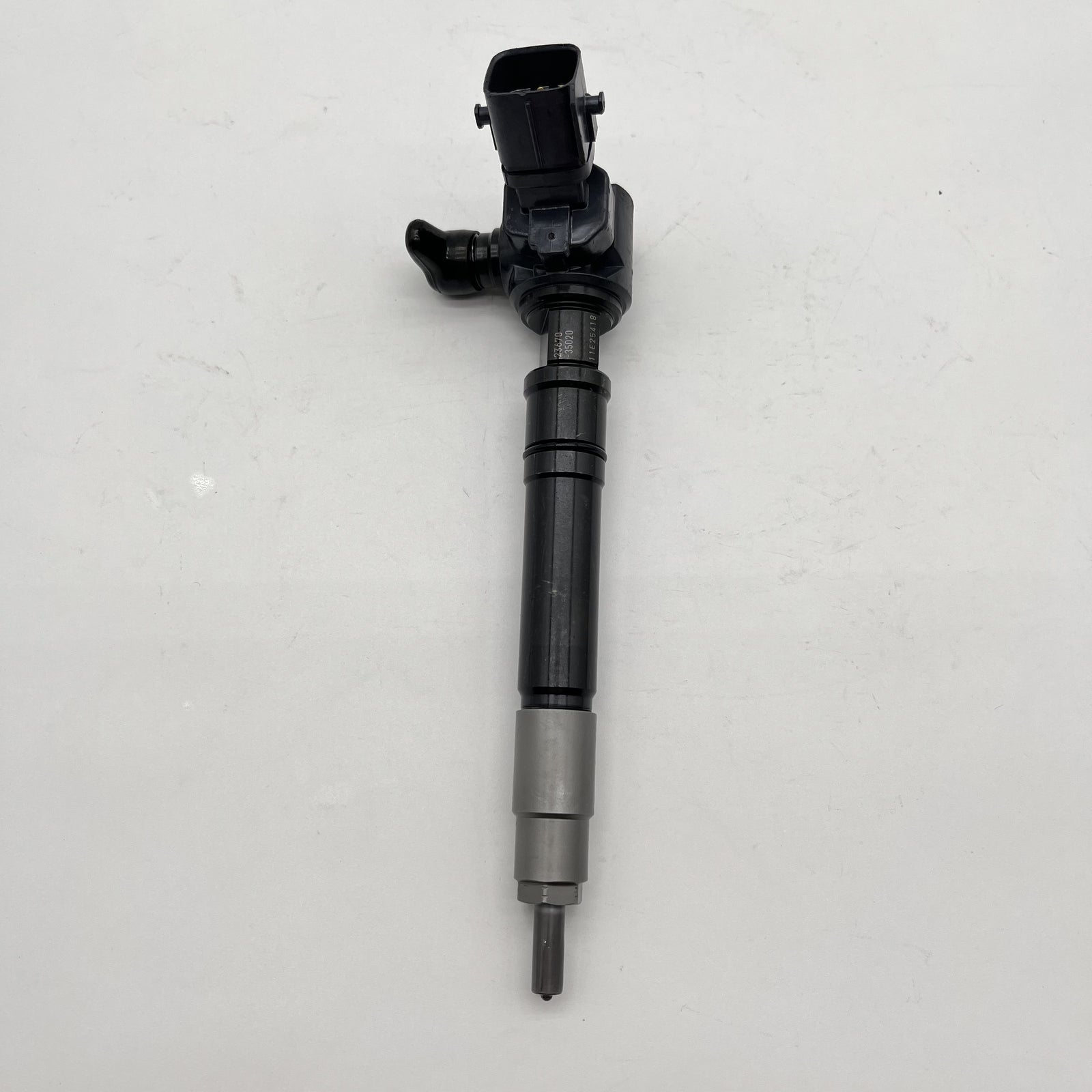 Diesel Fuel Injector 23670-35020 Common Rail Injector for Toyota Hilux Revo