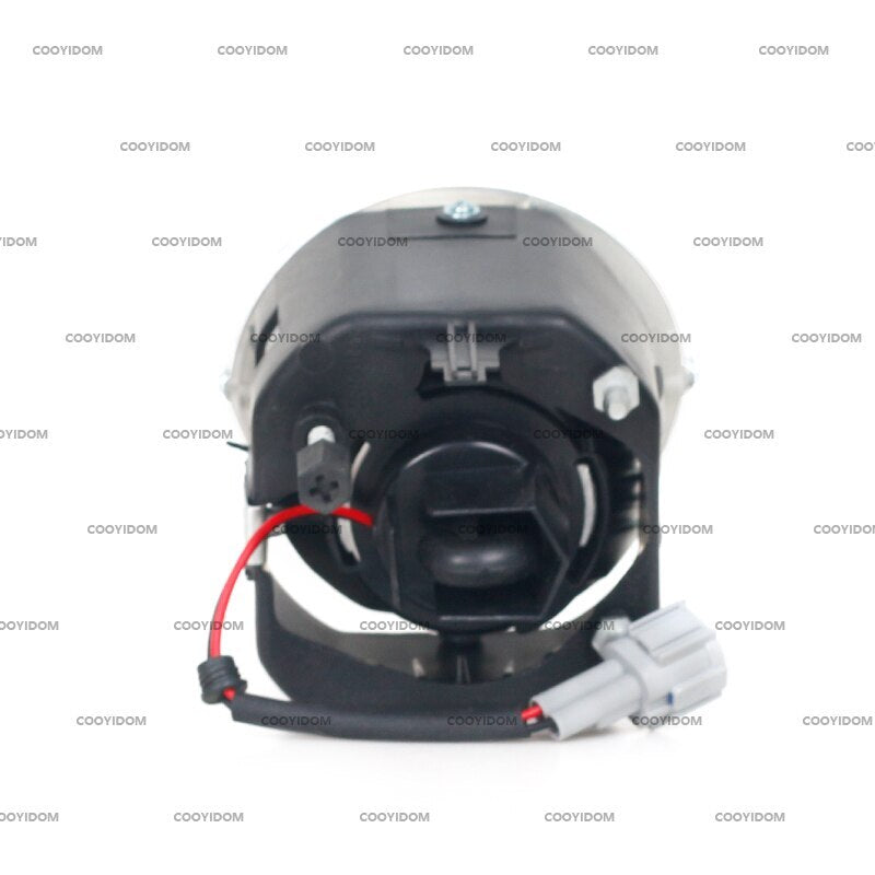 One pair of new front bumper fog lights for Nissan Paladin D22 2004-2015.