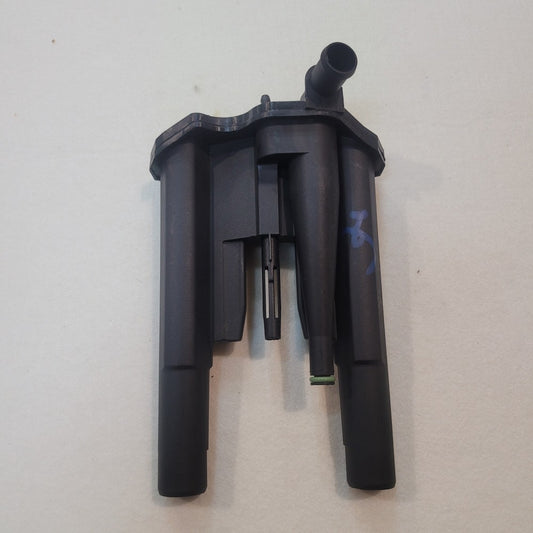Crankcase oil breather separator suitable for Land Rover for Range Rover LR4 Sport LR054999