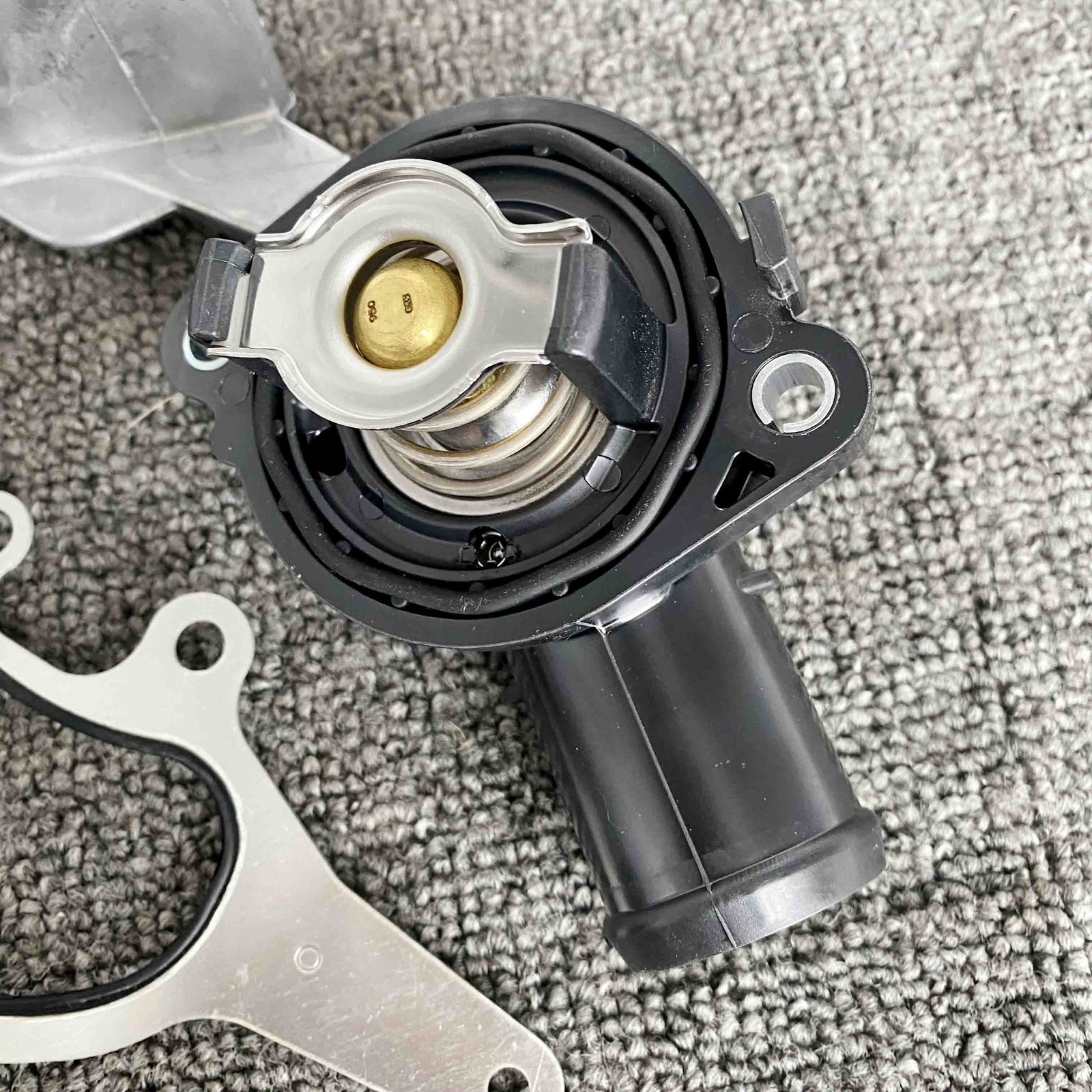 Water pump with thermostat suitable for Maserati Ghibli for Levante Quattroporte 3.0T V6 engine