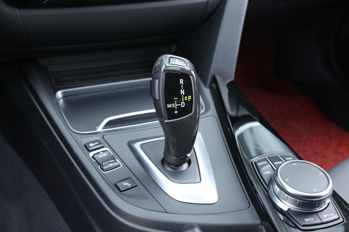 4-Piece Carbon Fiber Pattern Glass Lift Switch Decor for Toyota Tundra 2014-21 USA