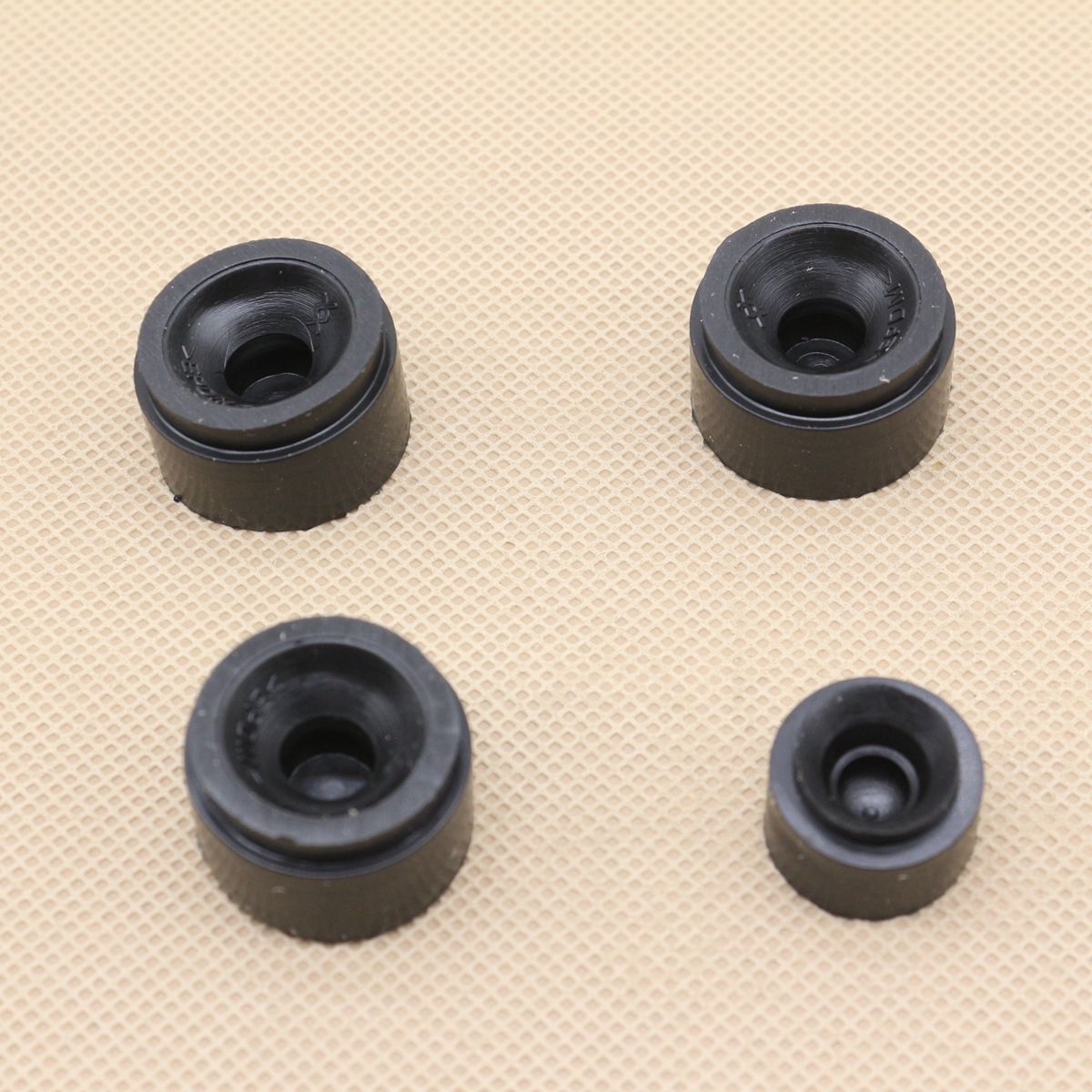 4-piece engine hood mounting rubber cable rings 06J103226A 07C103226B suitable for Audi , for Volkswagen , and for Skoda .