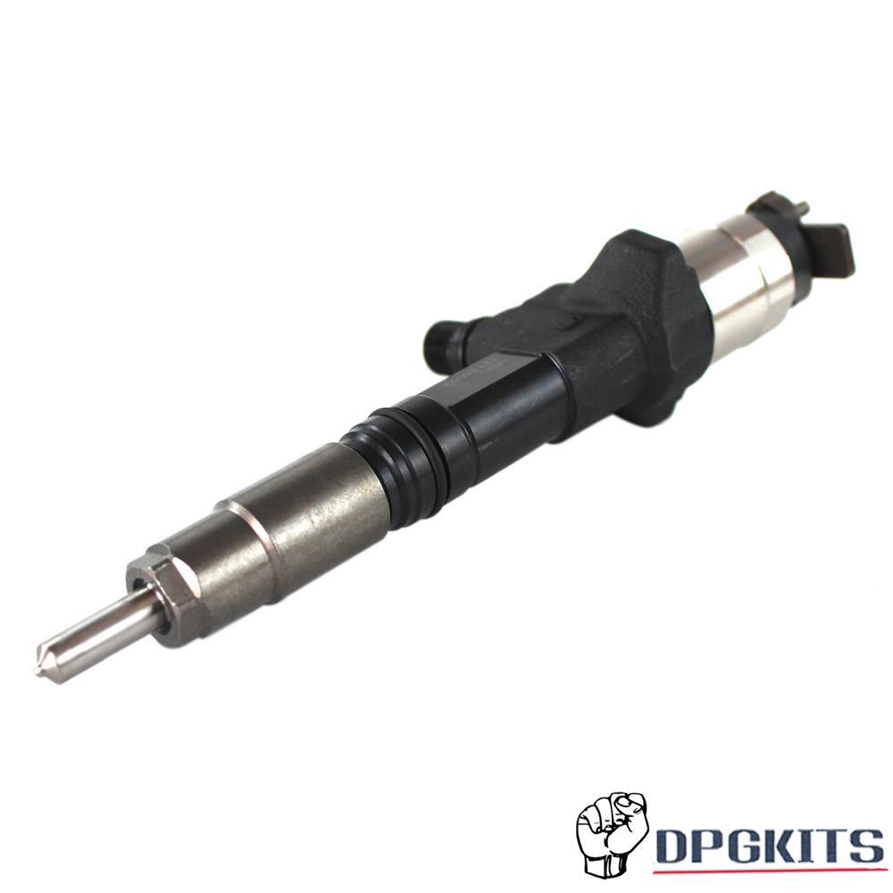 Fuel injectors 095000-6800 1J500-53050 are suitable for Kubota V3800DI engines.