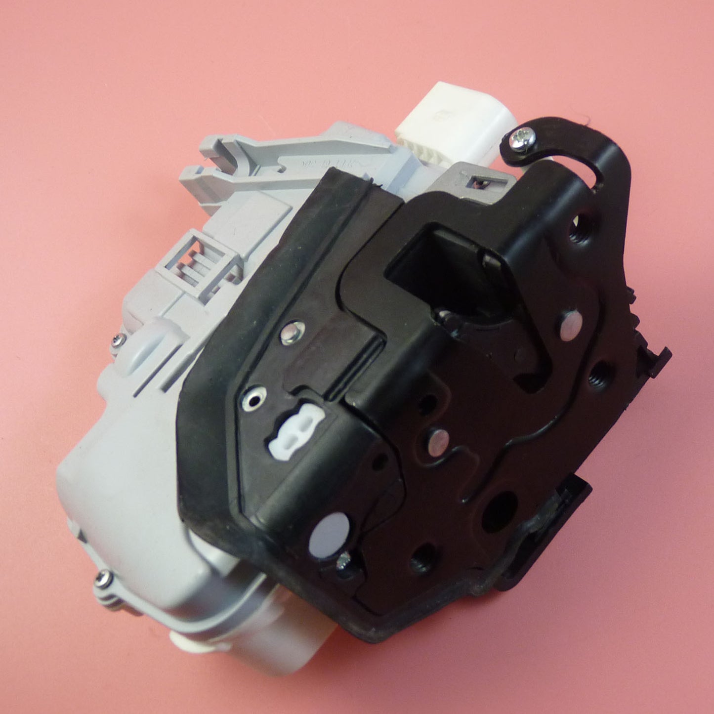 New front left door latch for Passat B6 3C 2006 - 2011 Touareg for Audi for A4 TT