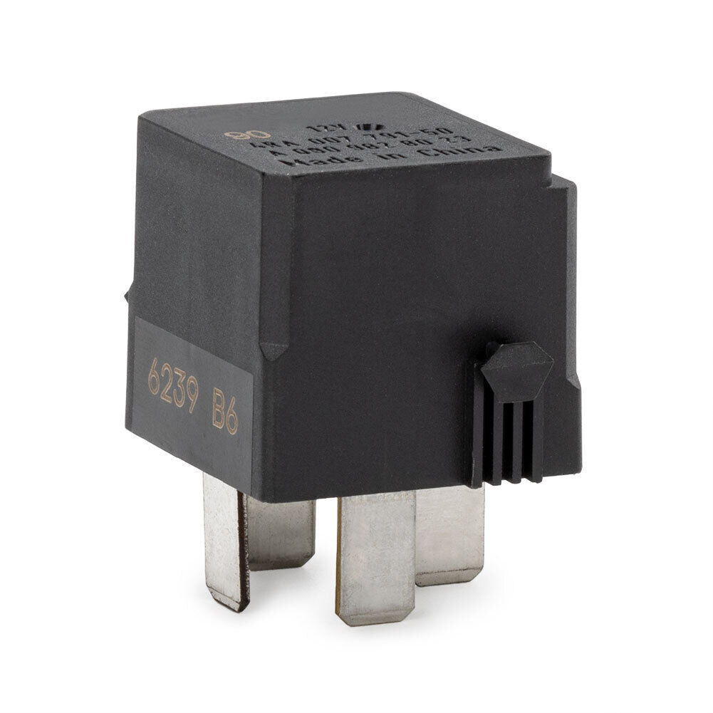 One fuel pump relay suitable for Mercedes -AMG E300, for Porsche 928 C230 CL500, for Saab A0009828023