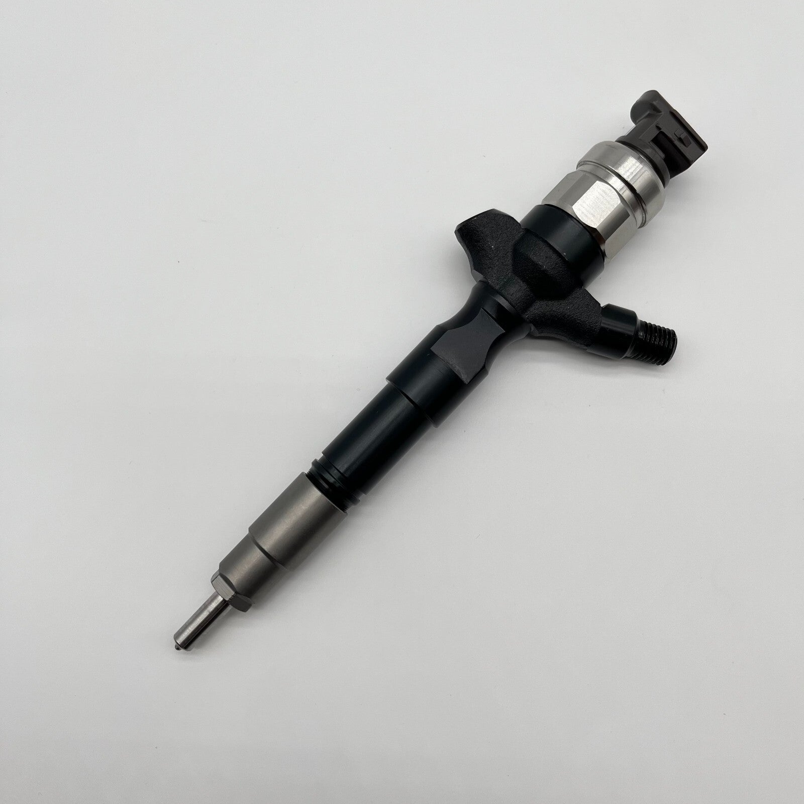 Diesel Fuel Injector Assembly 095000-7800 23670-39285 2367039285 for Toyota