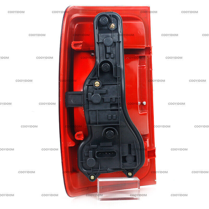 1. Dual taillights and rear stop brake lights without bulbs, suitable for Volkswagen Amarok UTE pickups 2010-2018.