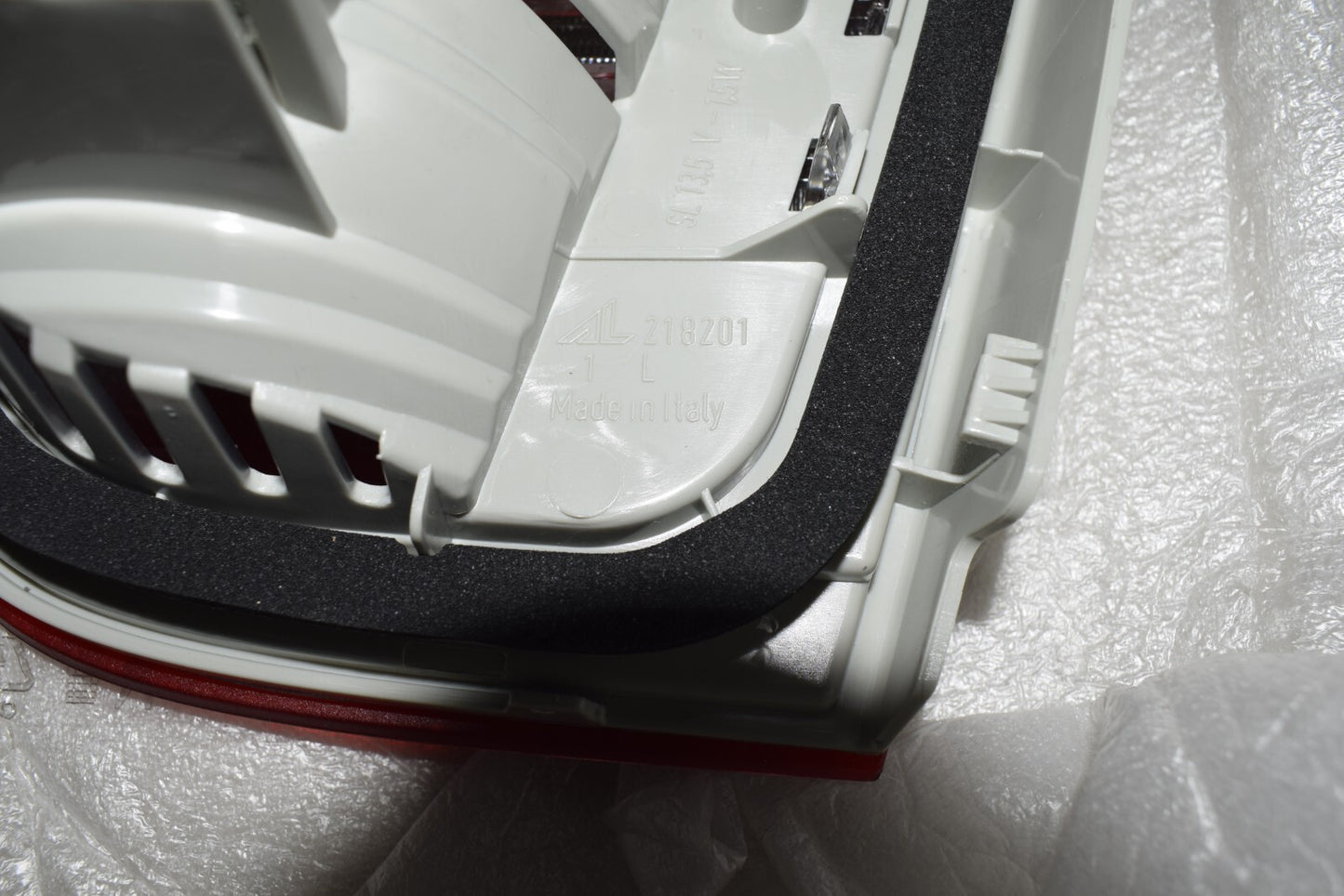 for BMW 3 E91 320i 2009 RHD Rear left and right inner taillights 7154161, 7154162 OEM
