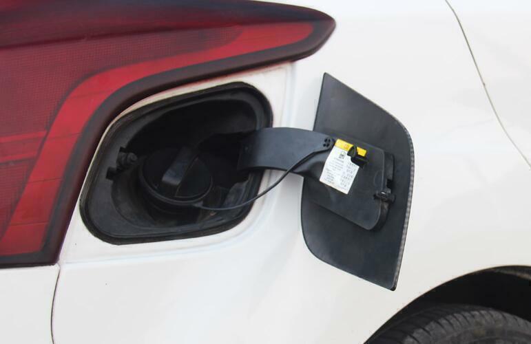 1X Carbon Fiber Out Fuel Tank Cap Cover Replace for Ford Focus Hatchback 12-18