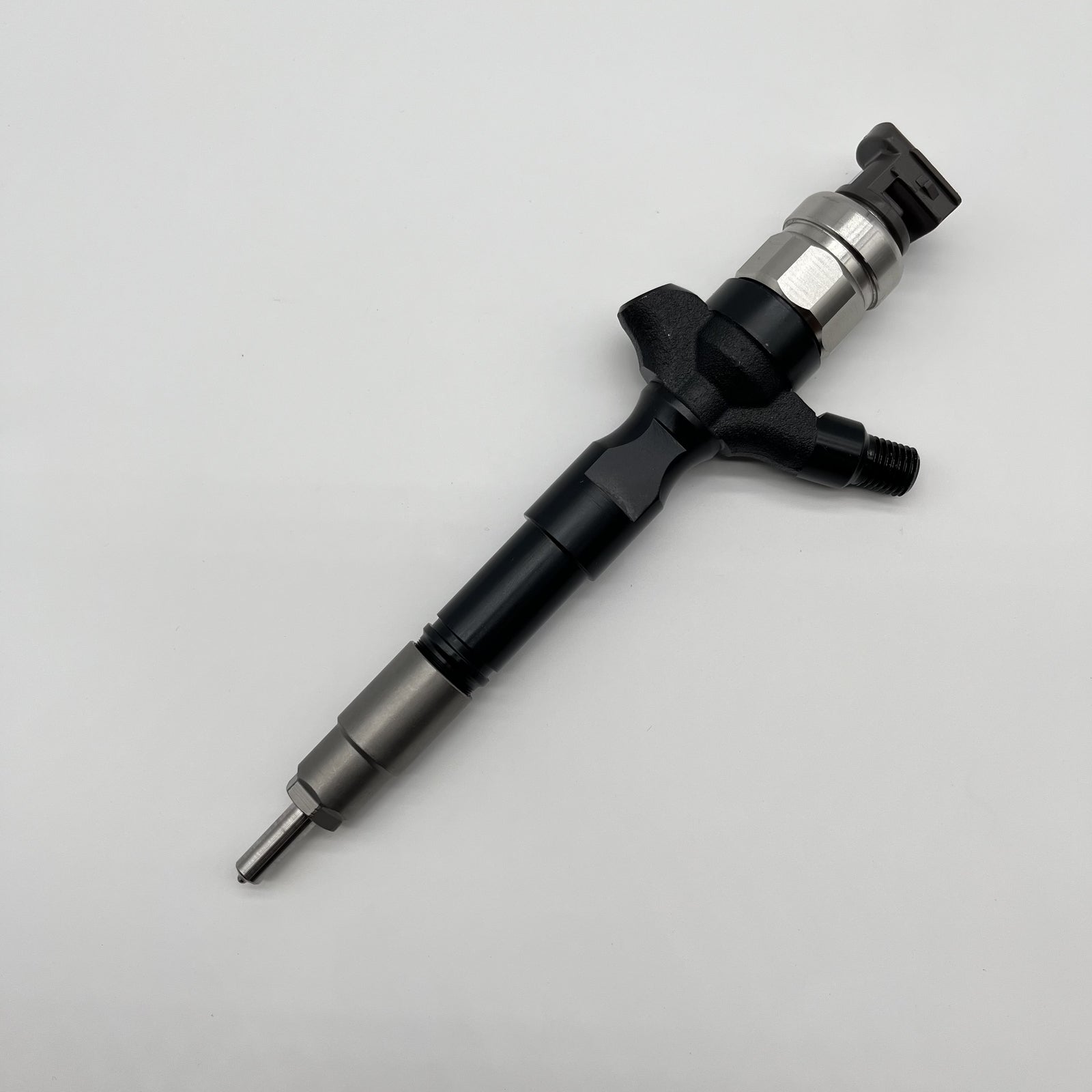 Fuel Injector Nozzle 23670-30300 23670-0L010 for Toyota HILUX VIGO 2KD Hiace