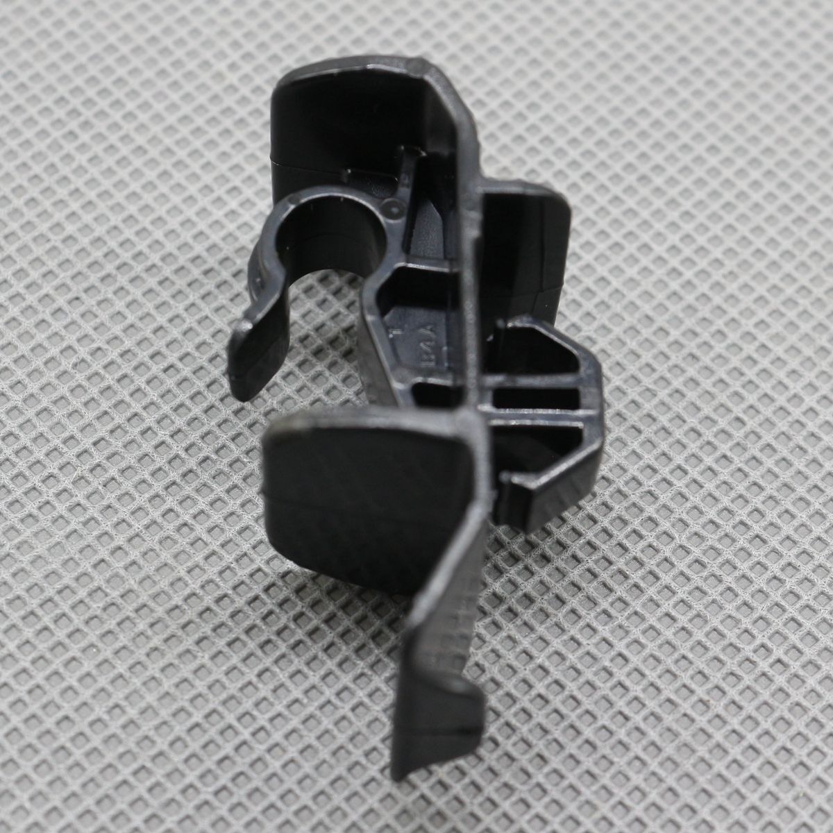 1-piece cover support rod clamp 57255AG000 for 2012-2018 for Subaru Crosstrek Impreza