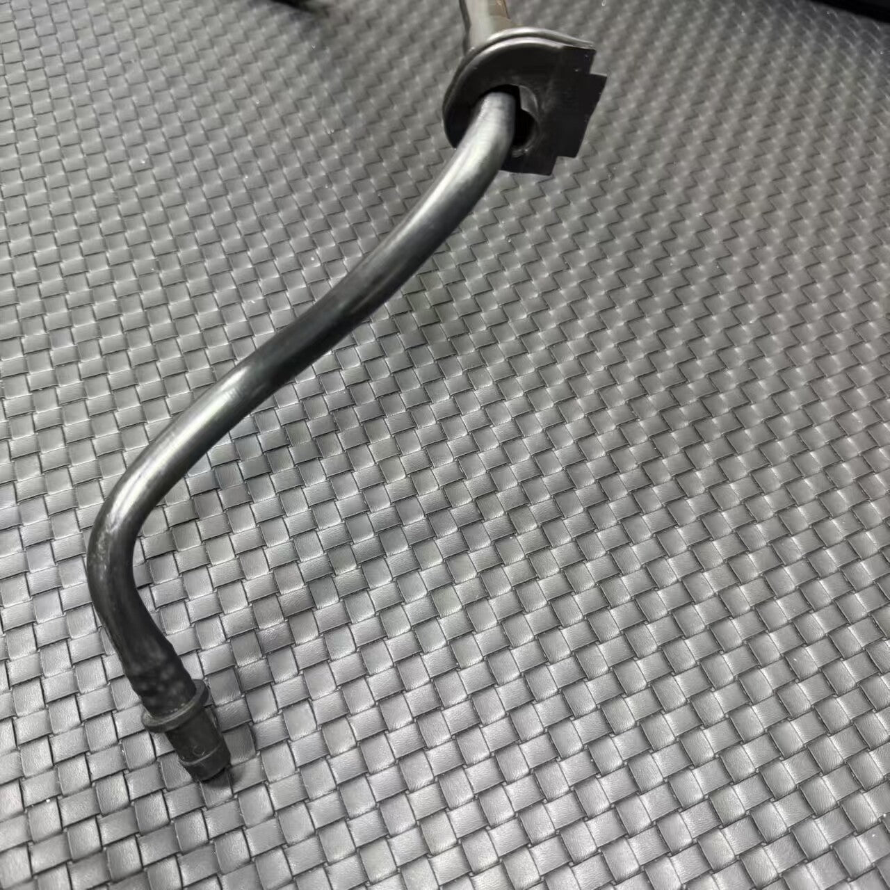 7L0611932T Vacuum Pipe for VW Touareg 7L6 7LA