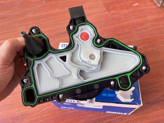 Suitable for Audi A4, A6, Q5 quattro, for Volkswagen for Golf 2.0T, PCV valve oil separator 06K103495BK