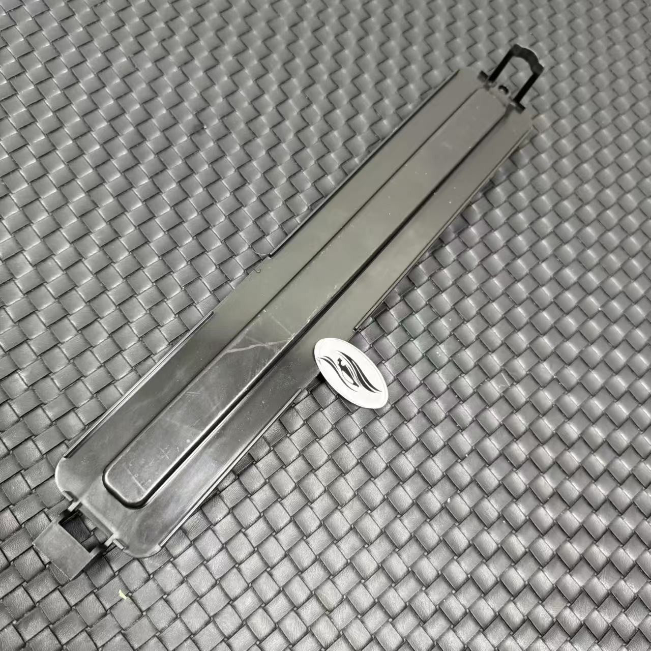 7P1820955 Cabin Air Filter Cover for Volkswagen Touareg 2011-2017