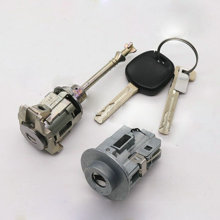 Cyllinder car lock, compatible with for Toyota for Camry C-HR and for Lexus with 8A key, 2012-2014.