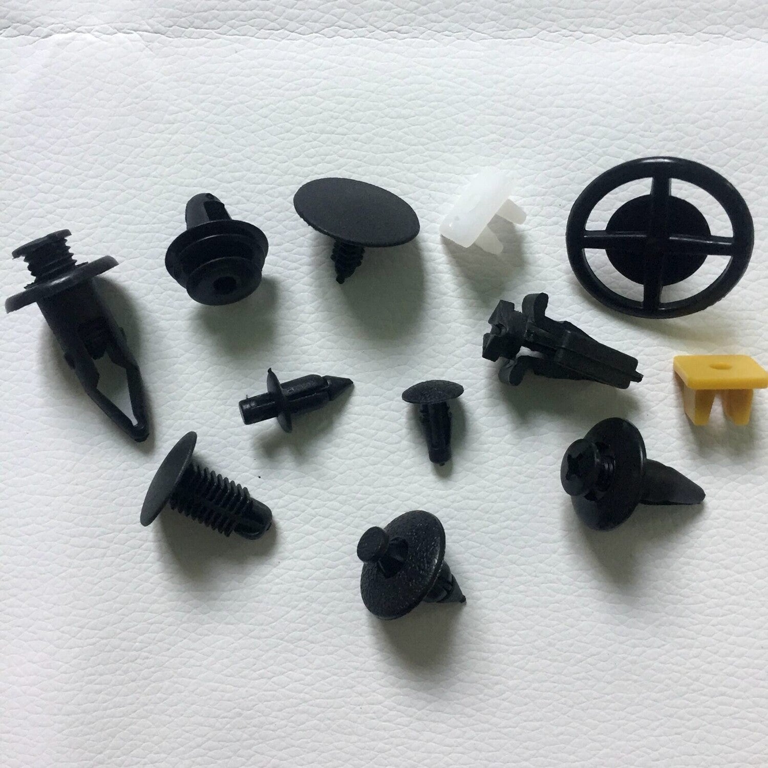 250pcs Car Body Push Pin Rivet Clips Retainer Fastener Assortment for Nissan