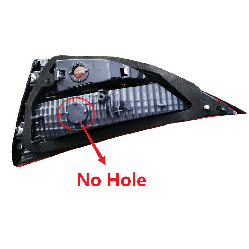The right inner rear taillight and brake light have no bulbs, suitable for Hyundai for Elantra 2011-2013.